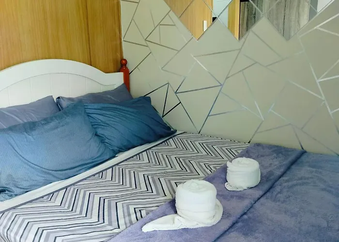 Shell Residences Moa Staycation Aparthotel